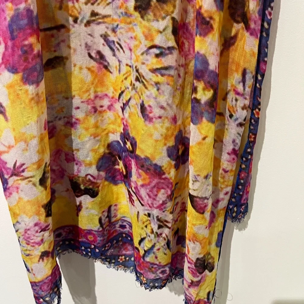 Neiman Marcus Scarf Large floral print